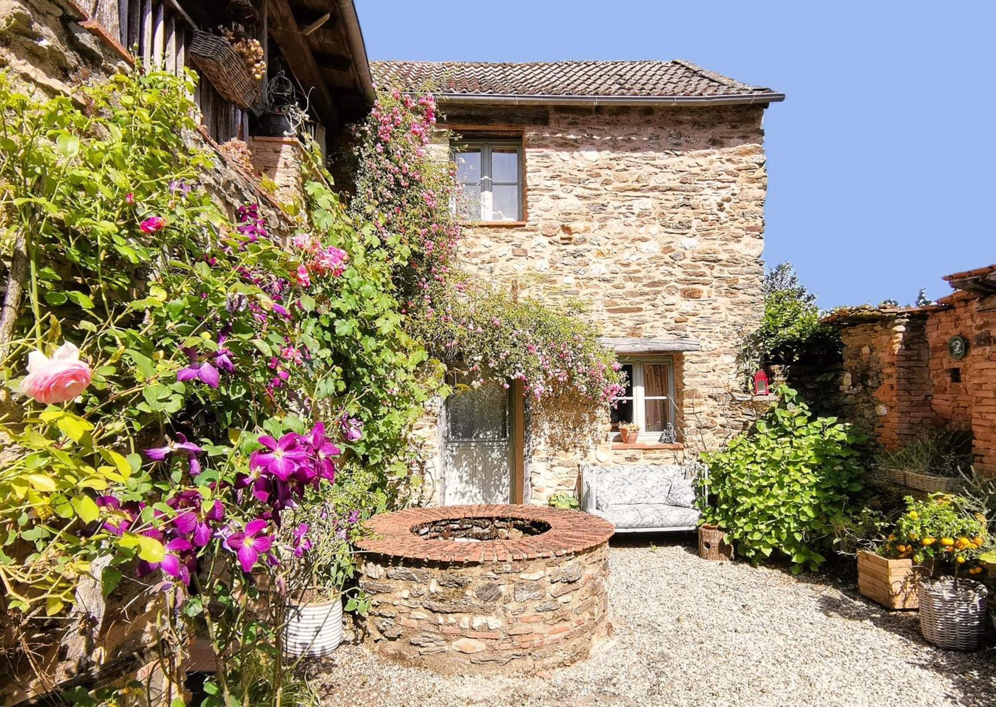 Chambres D'Hotes Le Puits D'Amour Mirandol-Bourgnounac Exterior photo