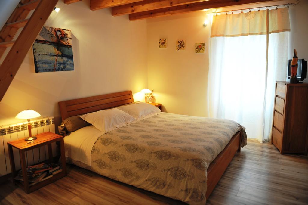 Chambres D'Hotes Le Puits D'Amour Mirandol-Bourgnounac Exterior photo