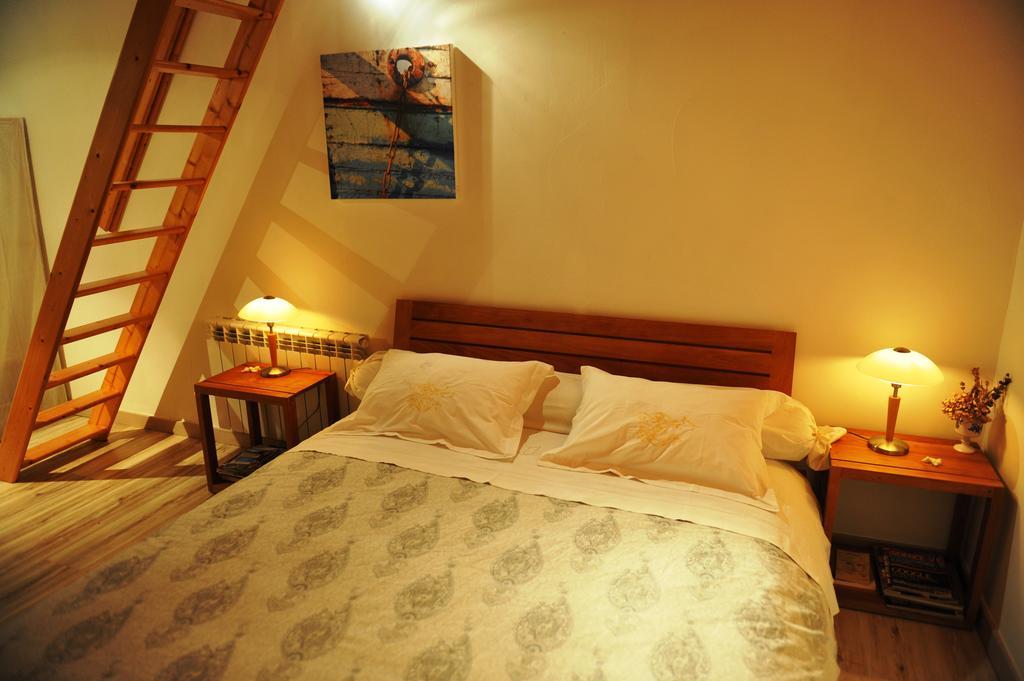 Chambres D'Hotes Le Puits D'Amour Mirandol-Bourgnounac Exterior photo
