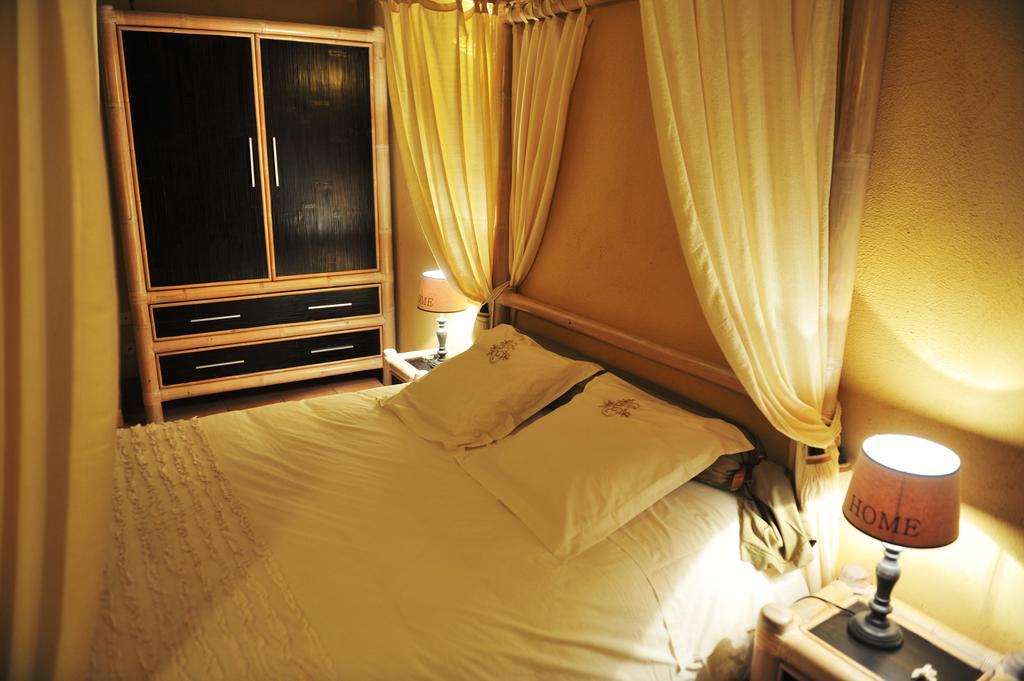 Chambres D'Hotes Le Puits D'Amour Mirandol-Bourgnounac Exterior photo